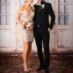 Ellie Wilde Homecoming Dress Size 2 Rose quartz